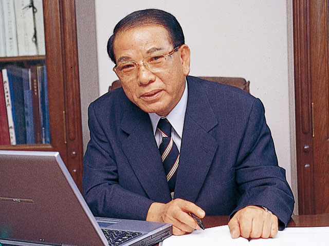 代表取締役会長　内田 末男